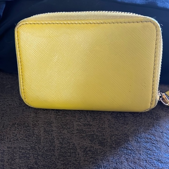 Salvatore Ferragamo Vara Leather Zip Around Coin Purse - Picture 2 of 8